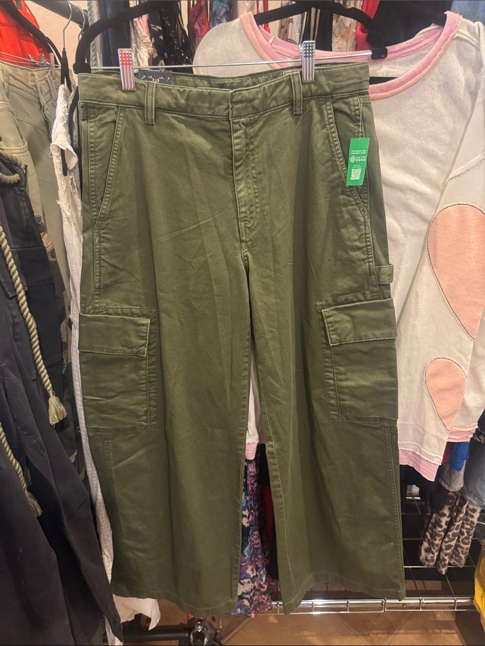 NWT GAP Low Rise Baggy Khakis - Picture 7 of 8